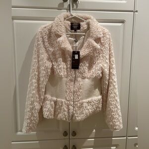 Ladies Soft Furry Jacket Size Large NWT